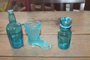 lot 4573 image: Vtg. Fenton Boot and More