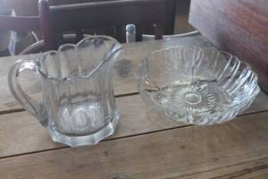 lot 4592 image: Large Heavy Glass Water Pitcher & Serving Bowl