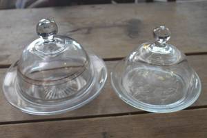 lot 4594 image: Vtg. Glass Butter Dishes