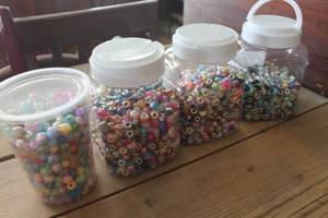 lot 4606 image: 4 Containers of Beads