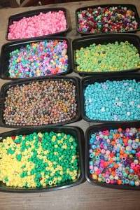 lot 4616 image: Containers of Misc. Craft Beads