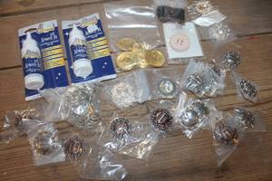 lot 4622 image: NIP Embellishing Glue and More Supplies