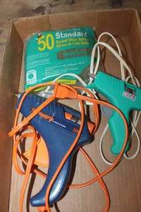 lot 4628 image: 2 Hot Glue Guns wGlue Sticks