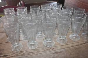 lot 4631 image: 22 Vtg. Glass Milkshake or Sundae Glasses