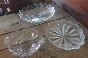 lot 4635 image: Vintage Serving Bowls