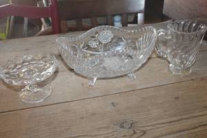 lot 4636 image: Vintage Glass Serving Dish and More