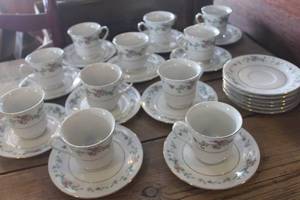 lot 4641 image: Large Lot of Cups and Saucers