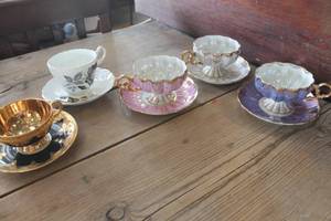 lot 4664 image: Vtg. Made in Japan Tea Cup Sets & More