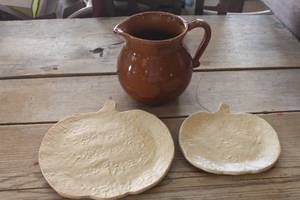 lot 4667 image: Vtg. Brown Pitcher & More