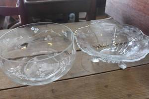 lot 4669 image: Vtg. Etched Glass Serving Bowls