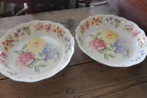 lot 4670 image: Westbury Court by Jessica McClintock Lg. Serving Bowls