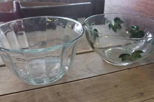 lot 4672 image: Lg. Vintage Glass Serving Bowls