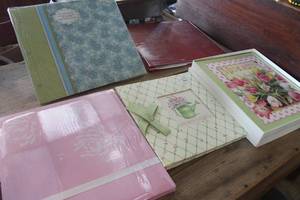 lot 4688 image: IOB Hallmark Memories Book and Photo Albums