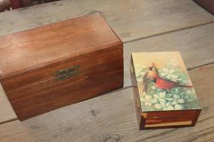 lot 4691 image: Vintage Wood Dresser Boxes