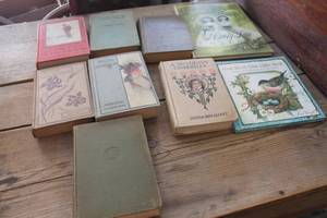 lot 4702 image: Vintage Books