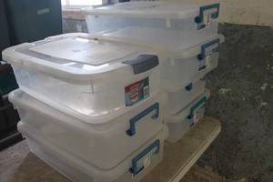 lot 4727 image: 7 Storage Totes