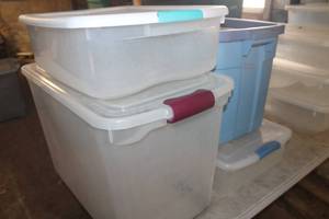 lot 4728 image: 4 Various Sized Storage Totes