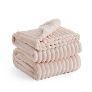 lot 9154 image: Bedsure TwinTwin XL Plush Blanket Crystal Pink - Retail $30