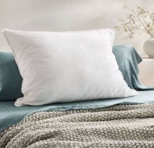 lot 9139 image: 26x34 White Cotton Linen Blend Pillow