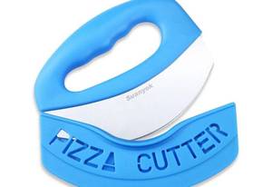 lot 41822 image: Suanyok Premium Pizza Cutter Food Chopper-Super Sharp Blade Stainless Steel Pizza Cutter Rocker Slicer with Protective Sheath Multi Function Pizza Knife Kitchen Tools,Dishwasher Safe (Blue) - Retail $14