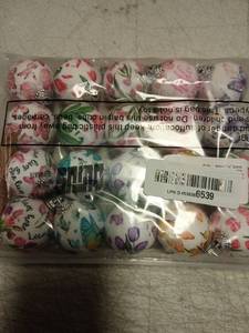 lot 41835 image: Floral Christmas Ornament Balls Set 20 - Retail $8