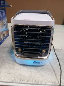 lot 3953 image: Arctic Air Personal Space Cooler - Retail $25