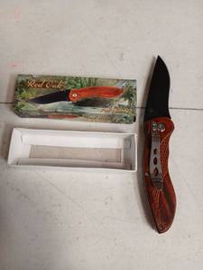 lot 16946 image: Frost Cutlery Red Oak Folding Pocket Knife - Retail $15