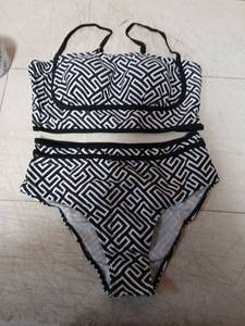 lot 41646 image: Black and White Geometric Print Bandeau Bikini Set Medium- Retail $15
