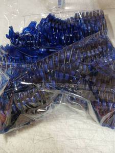 lot 41693 image: Bulk Blue Plastic Water Bottle Clip - Retail $15