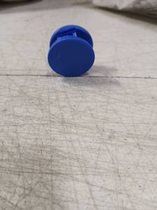 lot 41699 image: Bulk Plastic Cell Phone Clips Colors Vary - Retail $5