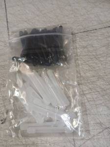 lot 41721 image: 16 Pairs Silicone Eyeglass Arm Covers. Prevent Glasses From Slipping - Retail $5