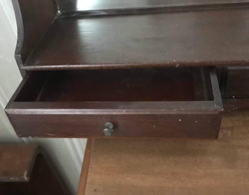 lot 16095 image: Mirrored shadow box shelf