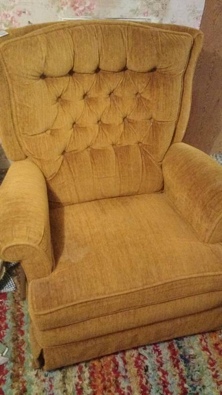 lot 16065 image: Swivel rocker recliner