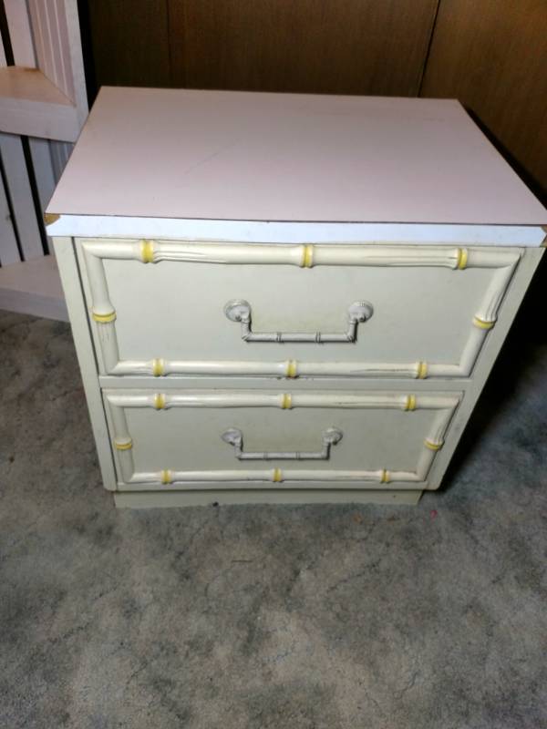 lot 16099 image: 2 drawer small end tablenight stand