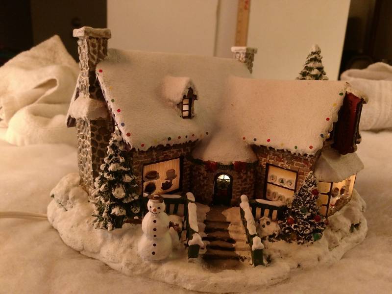 lot 16130 image: Thomas Kinkade Village Christmas Hawthorne Village