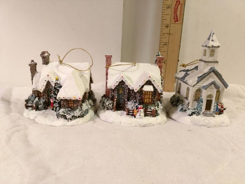 lot 16139 image: Thomas Kinkade Illuminated Ornaments