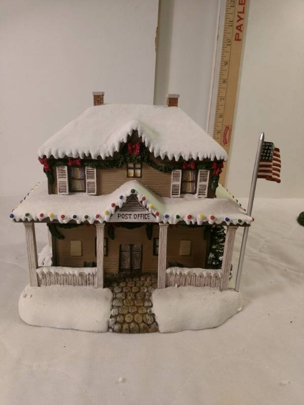 lot 16128 image: Thomas Kinkade Village Christmas Hawthorne Village