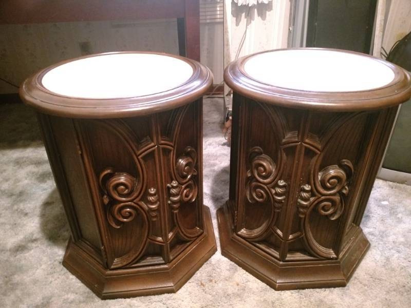 lot 16173 image: Matching end tables