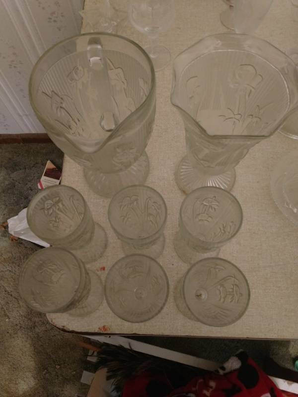 lot 16176 image: Depression Glass Iris Clear by Jeannette