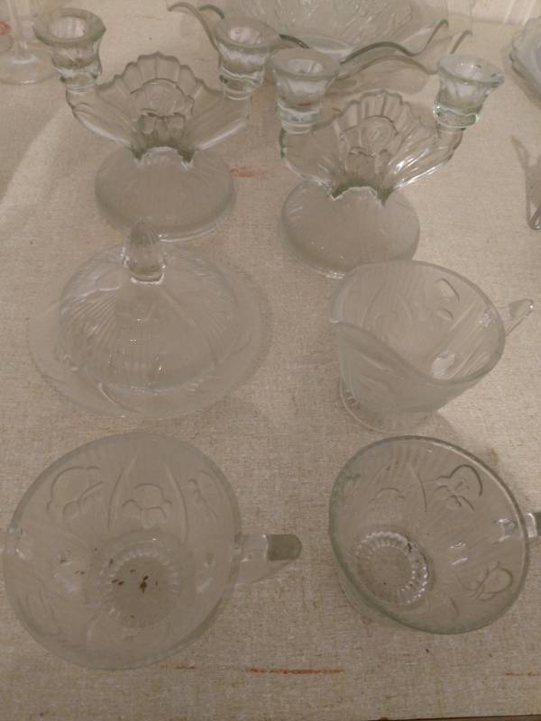 lot 16178 image: Depression Glass Iris Clear by Jeannette