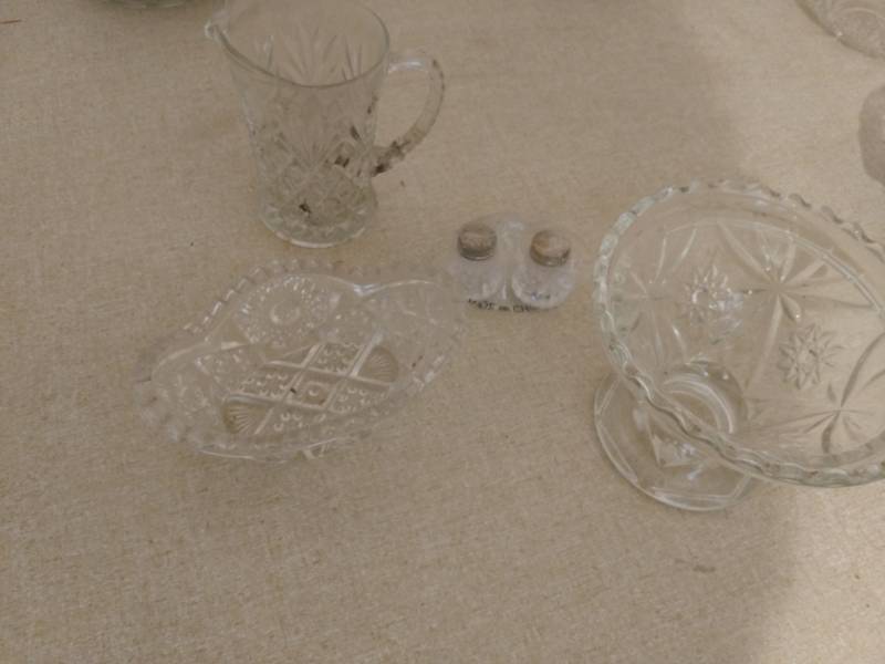 lot 16184 image: Clear depression glass possibly Northwood Nearcut Clear