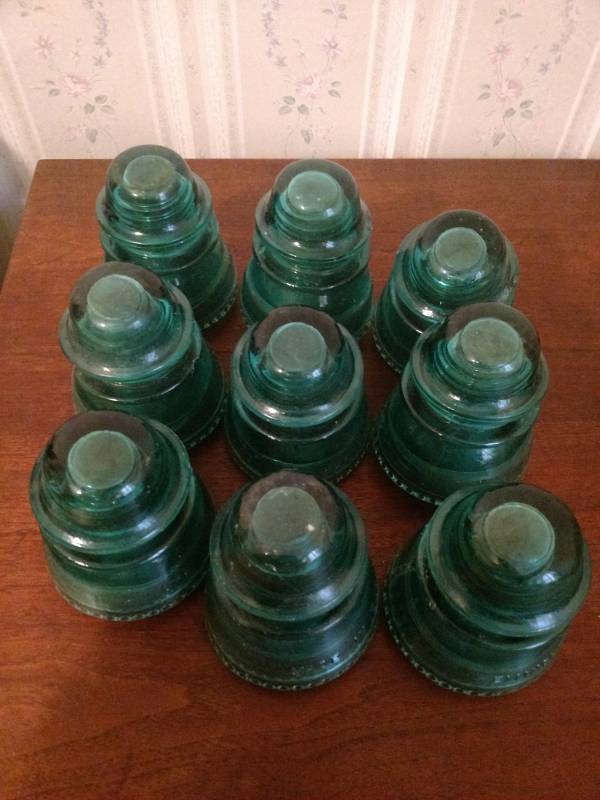 lot 16190 image: Lot of 9 glass insulators
