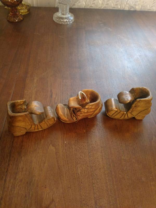 lot 16193 image: Lot of 3 hand carved small wood shoes