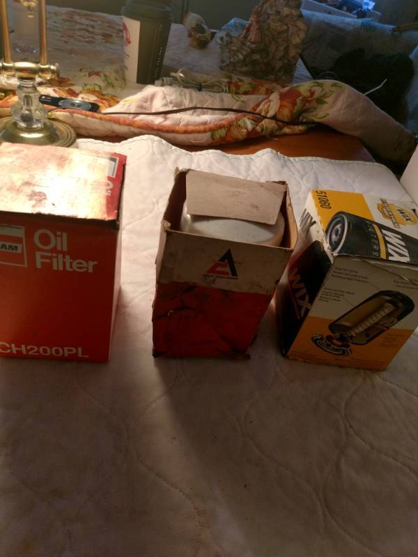 lot 16215 image: Oil filters