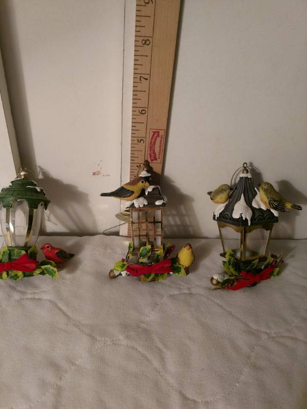 lot 16239 image: Thomas Kinkade Lighted Birdhouses