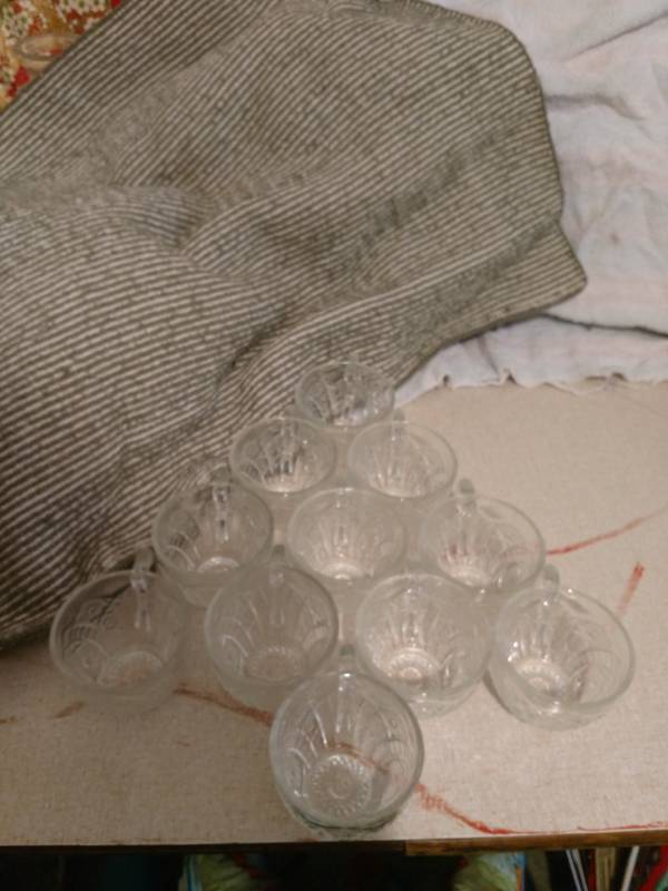 lot 16237 image: set of 11 possibly Northwoods nearcut punch glasses