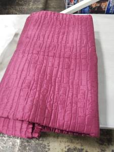 lot 9178 image: TENCEL Quilt Wine Red - Threshold - Retail $89
