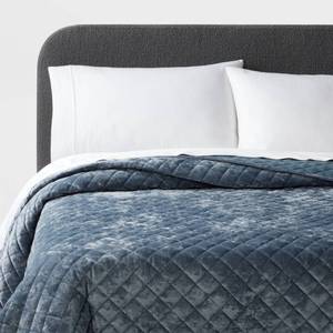 lot 9191 image: FullQueen Luxe Diamond Stitch Velvet Quilt Slate Blue - Threshold OEKO-TEX Certified, Machine Washable - Retail $69