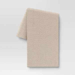 lot 9211 image: Oversized Recycled Knit Throw Blanket Off-White - Threshold Midweight, Machine Washable, 50x70 - Retail $35