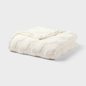 lot 9242 image: FullQueen Wavy Jacquard Plush Blanket White - Room Essentials - Retail $25